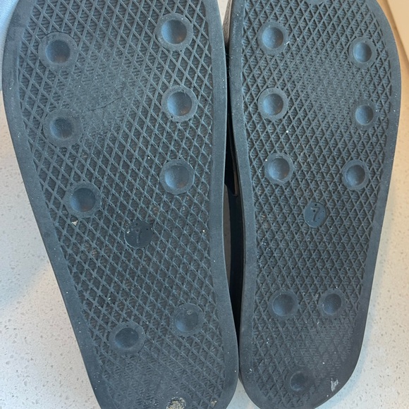 Black adidas slides - Picture 4 of 6